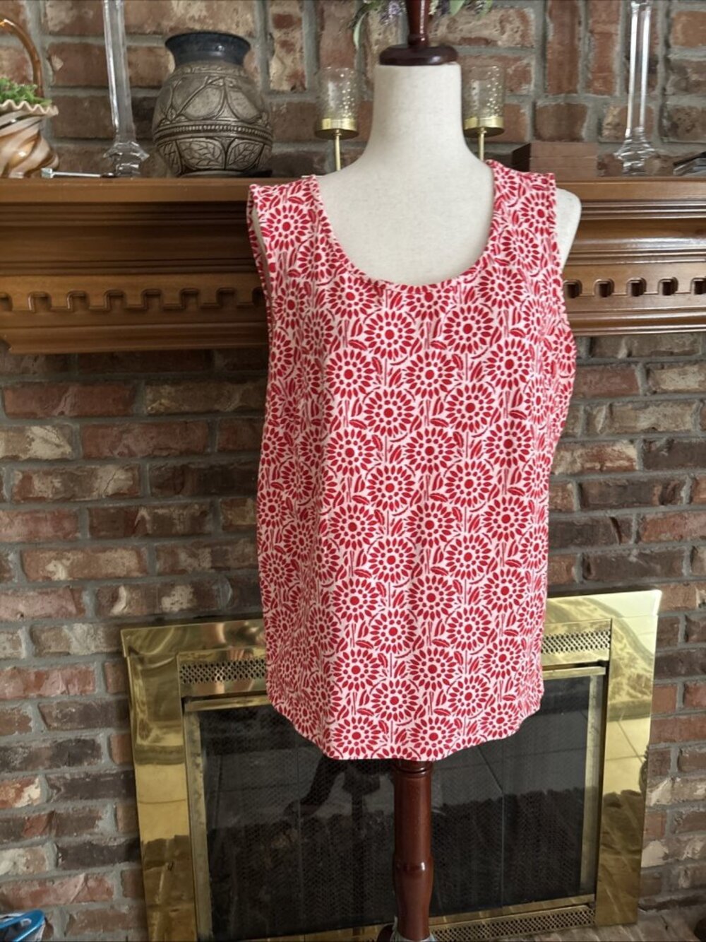 Lands End Woman’s Tank Too Red Geometric Size 1X 100% Cotton